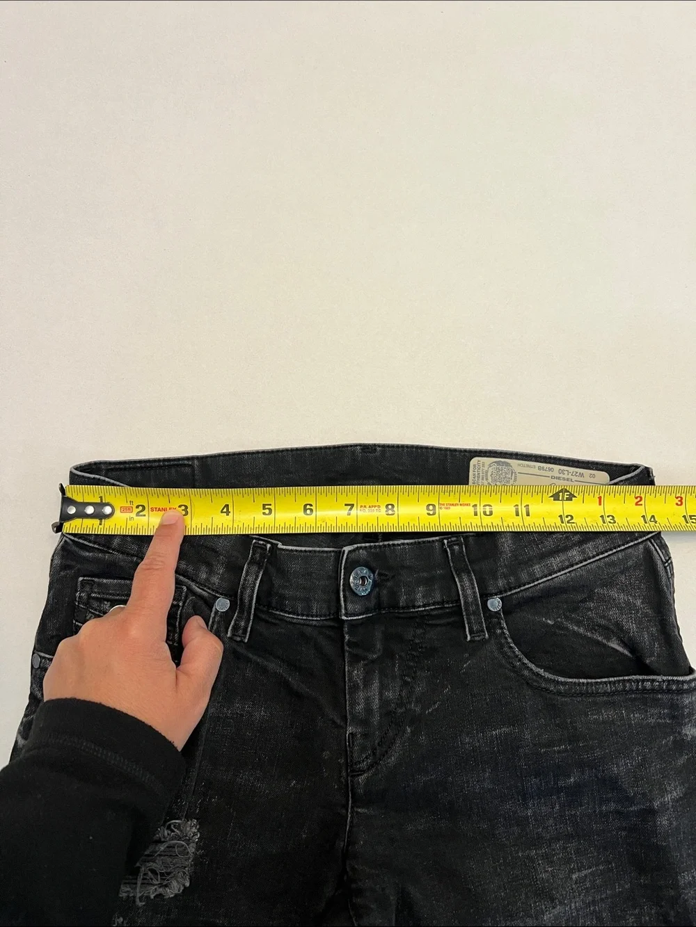 DIESEL WOMEN’S GRUPEE SUPER SLIM- SKINNY LOW WAIST DISTRESSED BLACK/GRAY 27x30